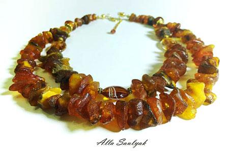 Бурштин, індійські намистини